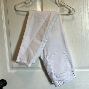 White skinny jeans